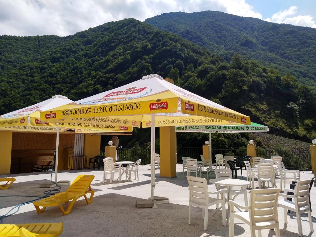 Nespecifikovaný výhled na hory nebo výhled na hory při pohledu z hotelu