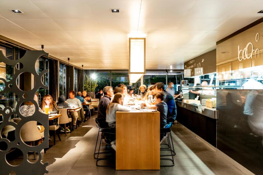 Hostia v ubytovaní ibis Zurich Adliswil