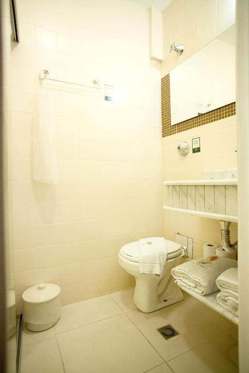 Koupelna v ubytování Royal Plaza Hotel