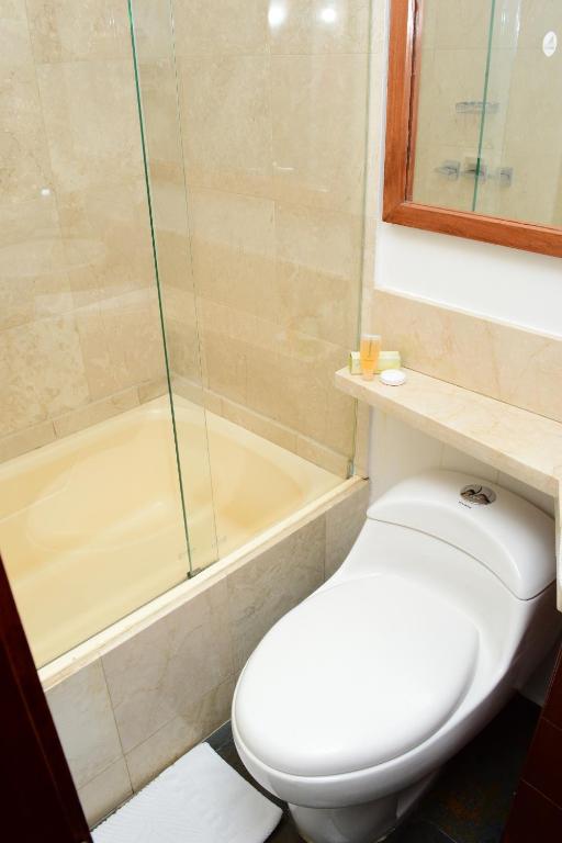 Koupelna v ubytování Prisma Suites Chico 94