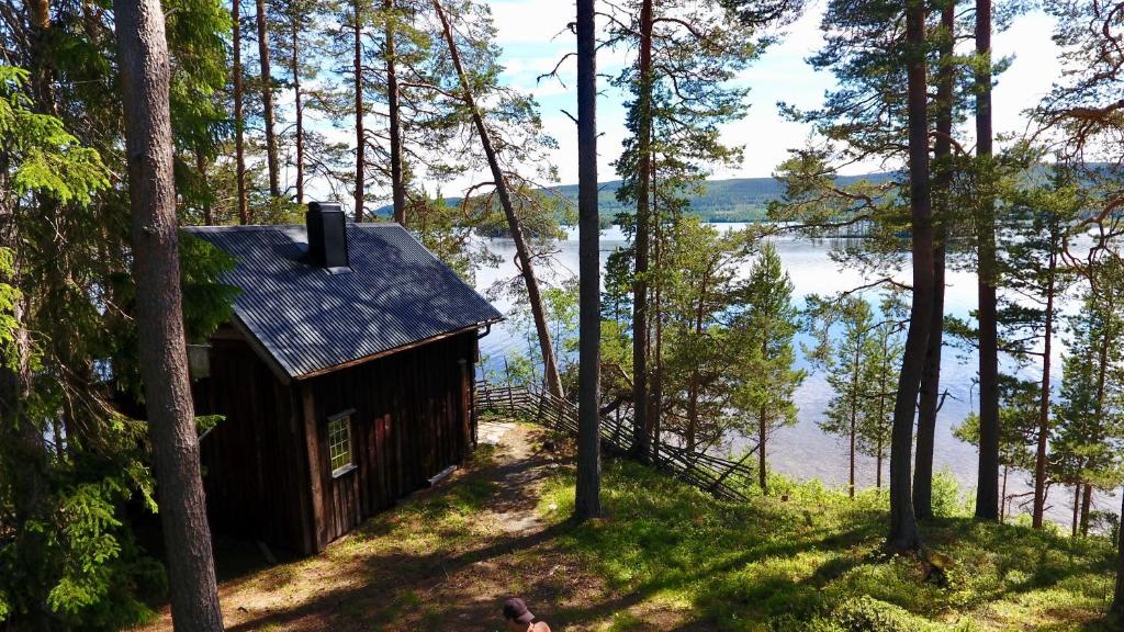 Strandgården i Åredalen, stugor