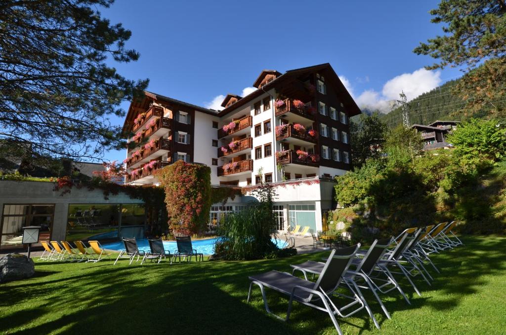 Nespecifikovaný výhled na hory nebo výhled na hory při pohledu z hotelu