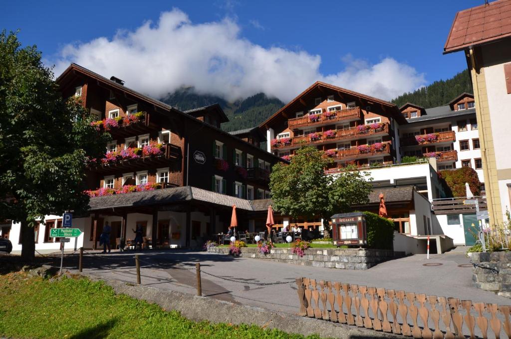 Nespecifikovaný výhled na hory nebo výhled na hory při pohledu z hotelu