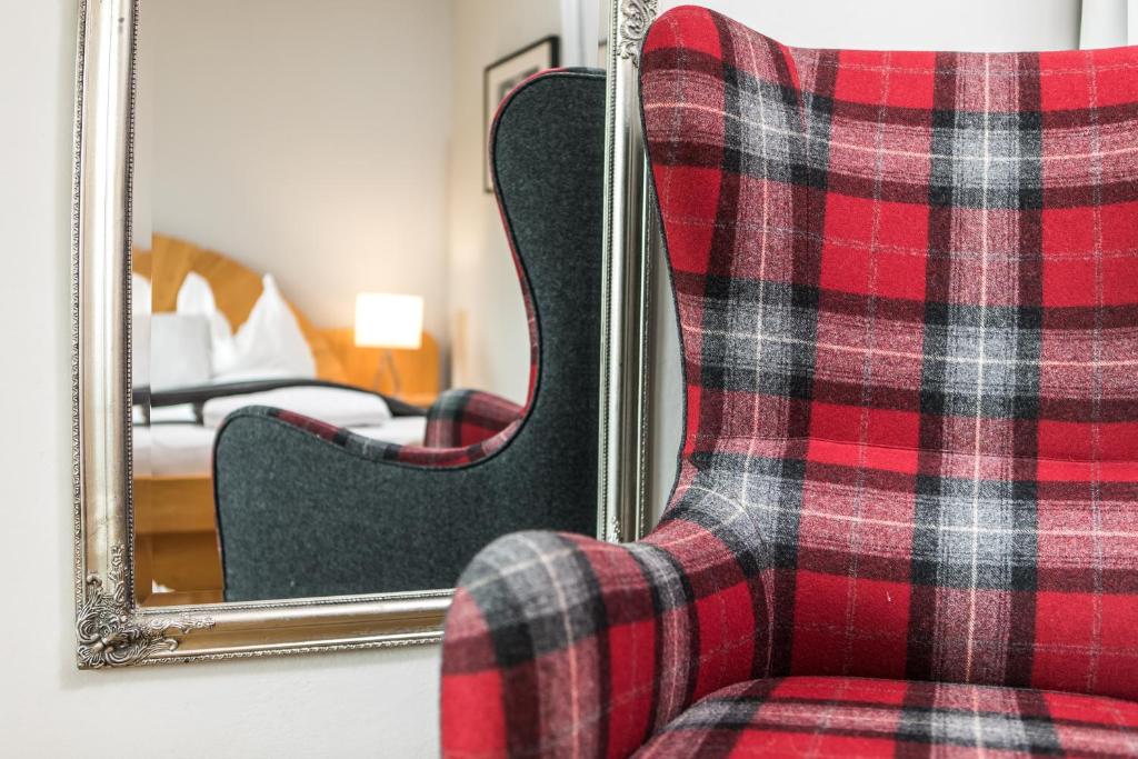 A seating area at Landidyll-Hotel Nudelbacher