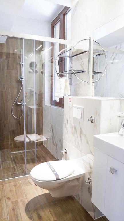 Koupelna v ubytování Hotel Premium