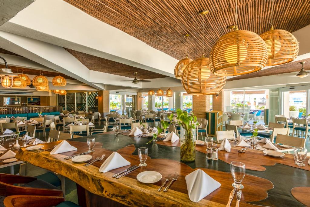 Restaurace v ubytování Sunscape Cancun All-Inclusive Resort & Spa