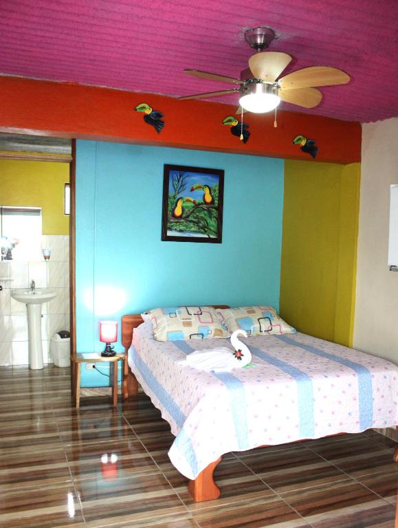 Cabinas Cascada Rio Celeste - 家庭间 - 带私人浴室
