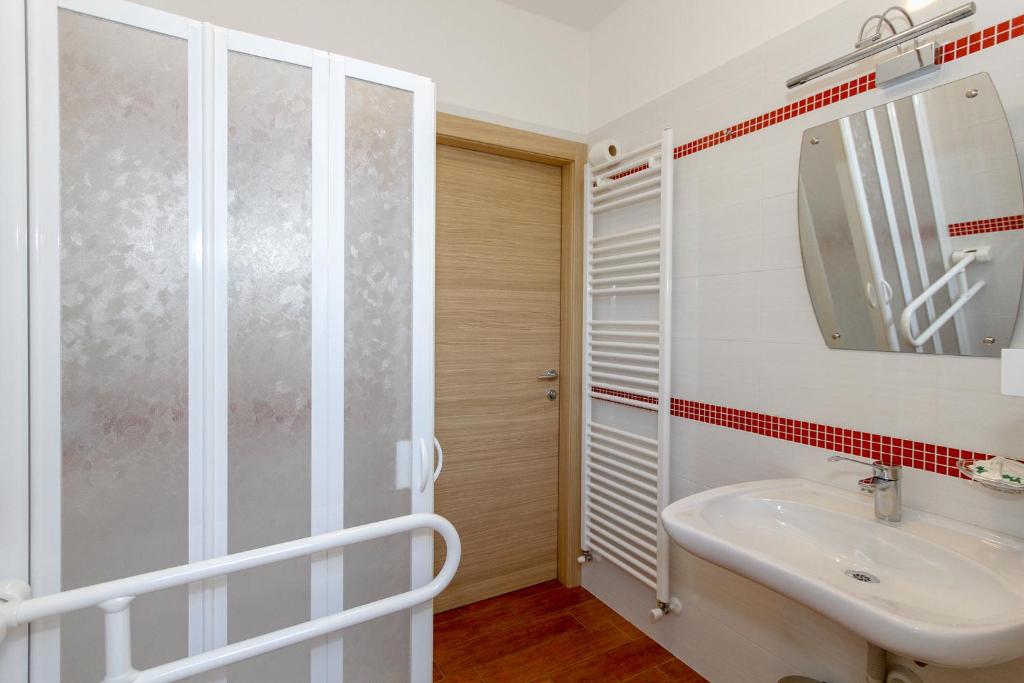A bathroom at Agritur Giovanazzi