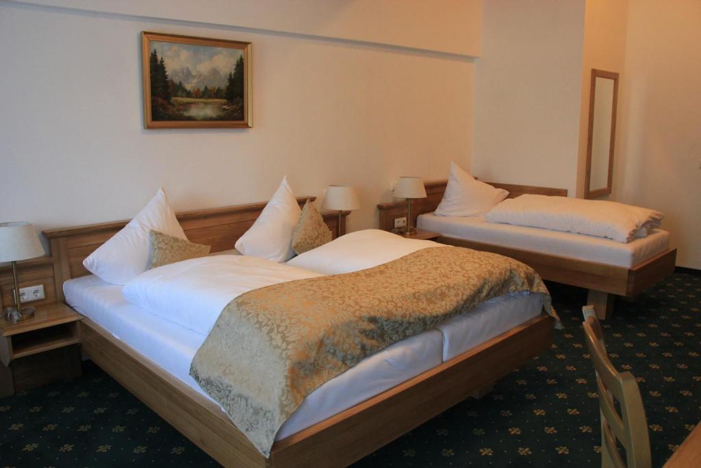 Hotel Schwabenwirt - Deluxe Triple Room