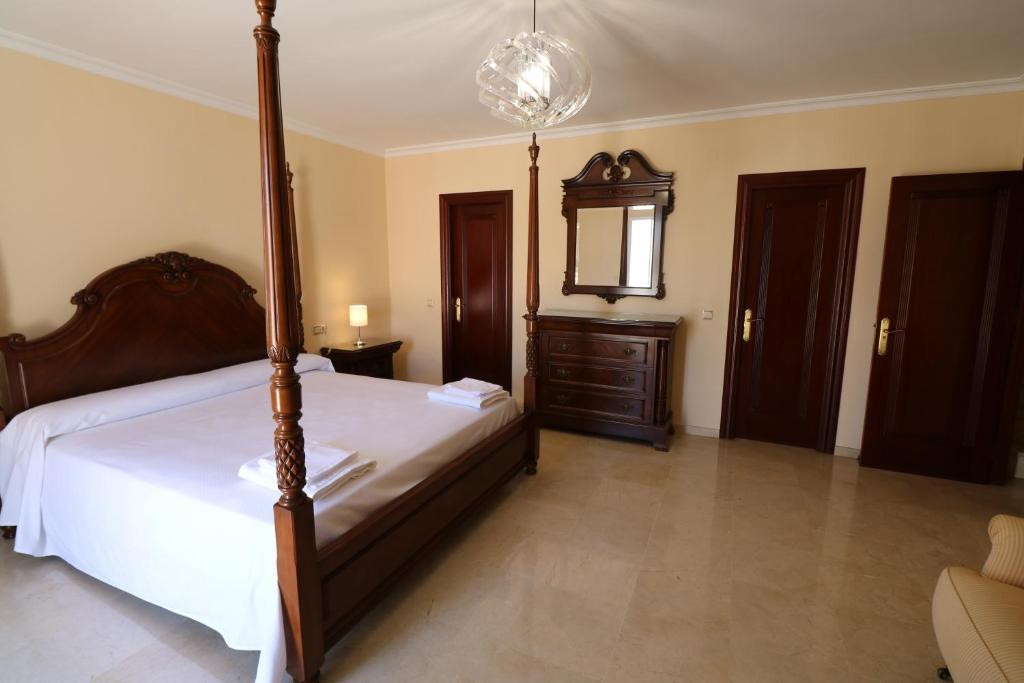 Villa de lujo en Torremolinos, Torremolinos – Precios ...