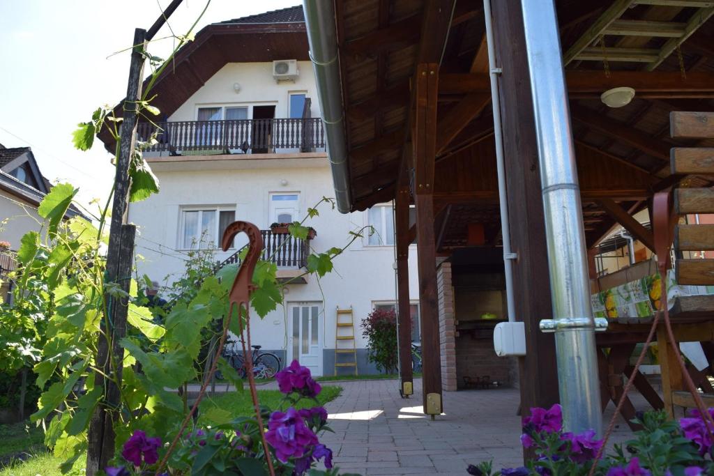 Vonkajšia záhrada v ubytovaní Apartments in Siofok/Balaton 35514