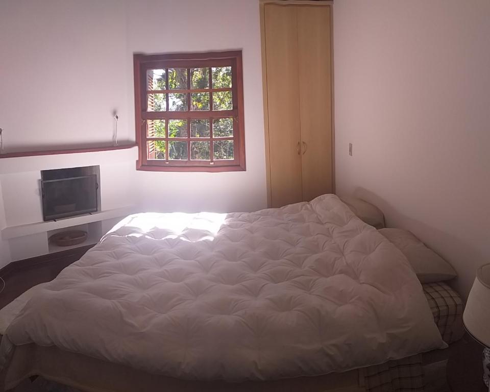  Casa charmosa e aconchegante em condomínio