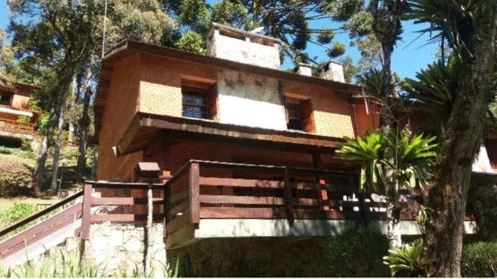  Casa charmosa e aconchegante em condomínio
