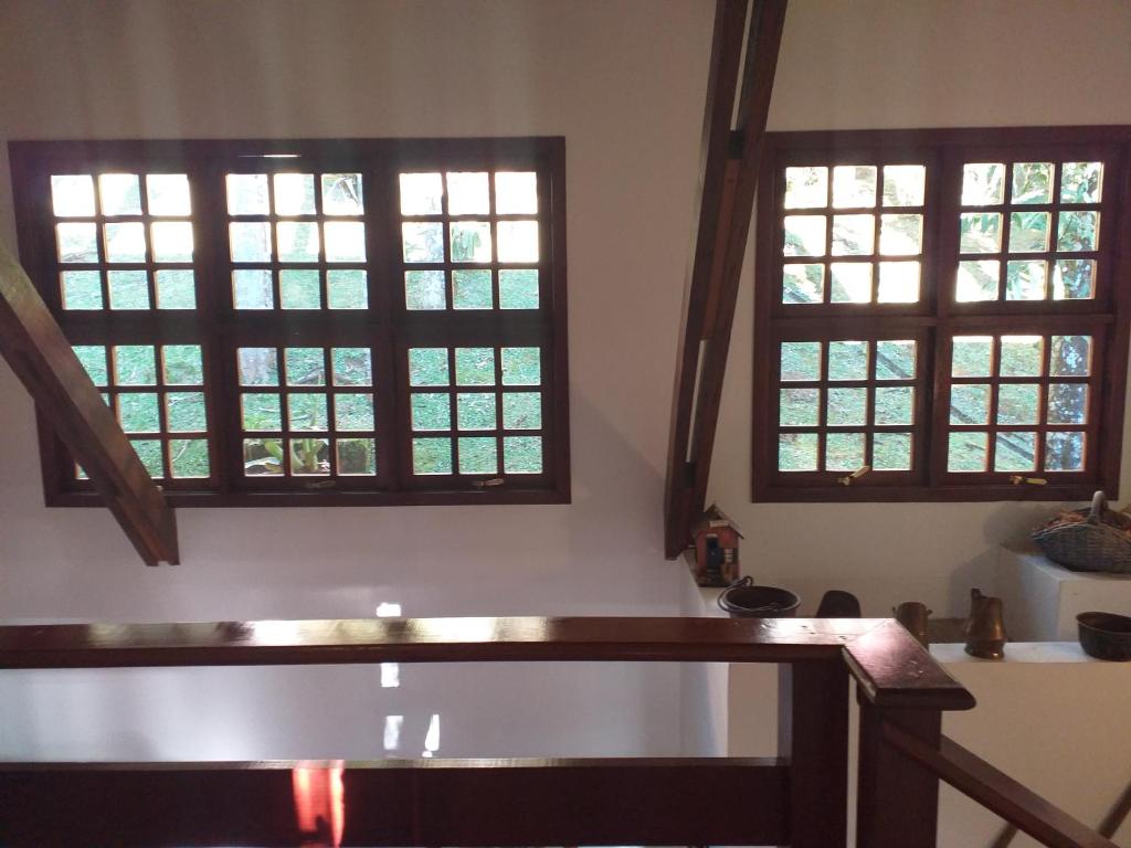  Casa charmosa e aconchegante em condomínio