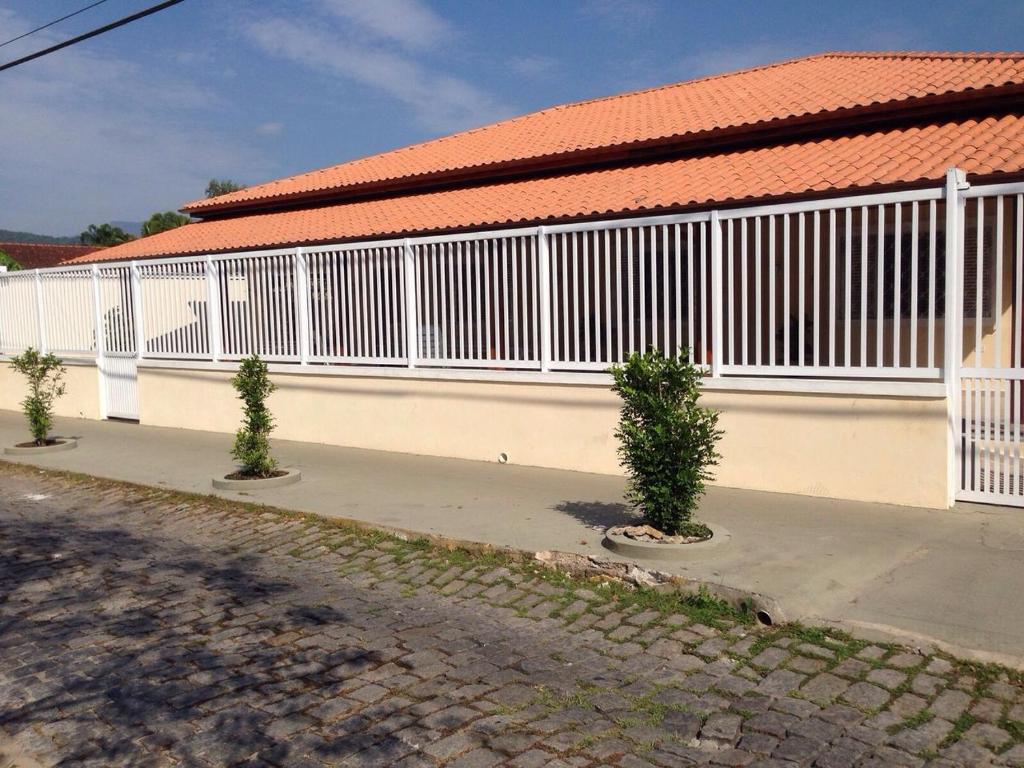  CASA ESPAÇOSA EM UBATUBA