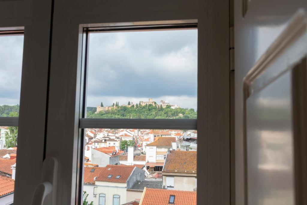 O Paço - Vintage Suites - Chambre Triple De Luxe Avec Vue Sur Château