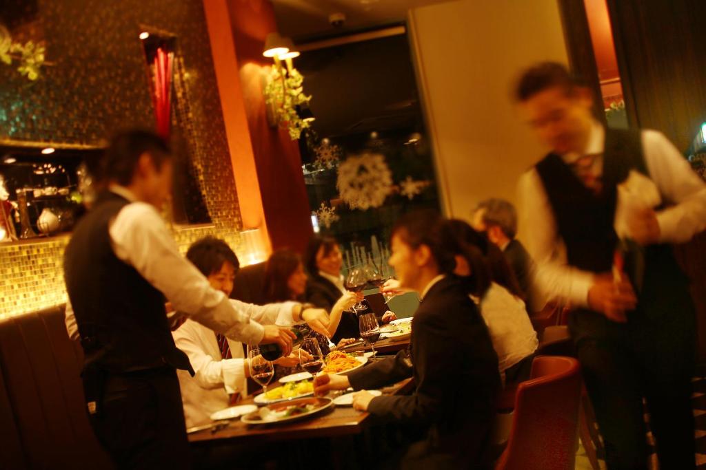 Tamu yang menginap di Hotel Quest Shimizu