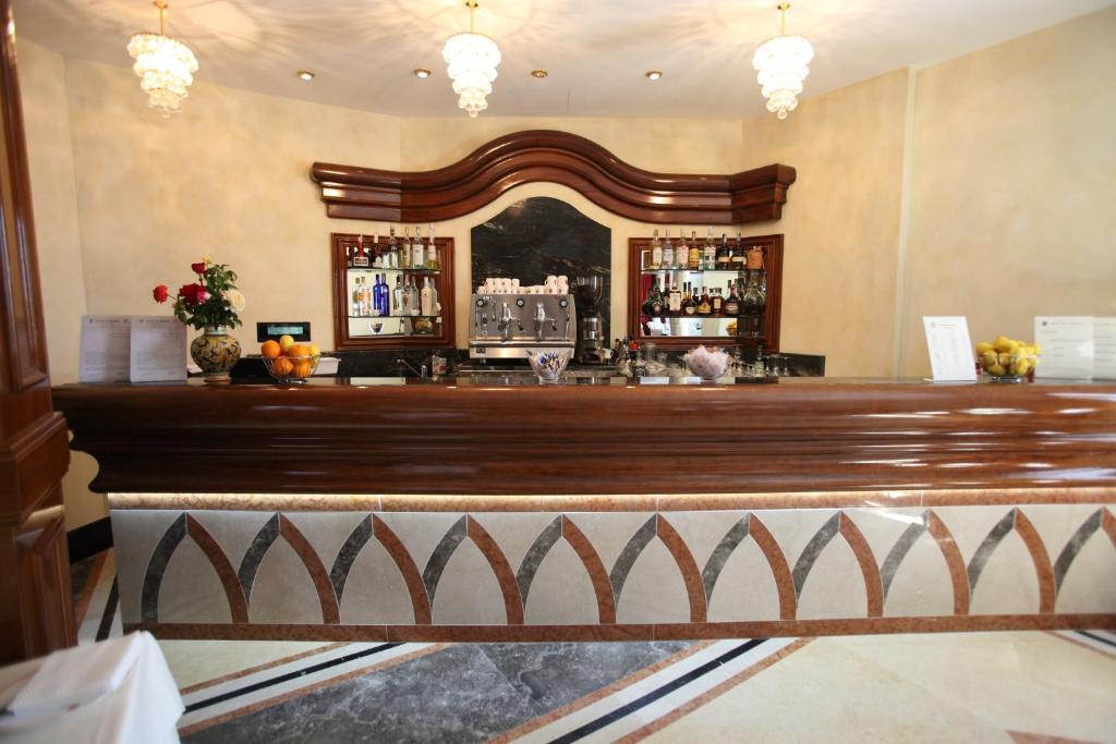 Sohvabaar või baar majutusasutuses Hotel Borgo Don Chisciotte