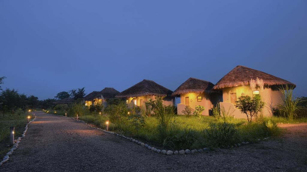 Jardín al aire libre en Barahi Jungle Lodge