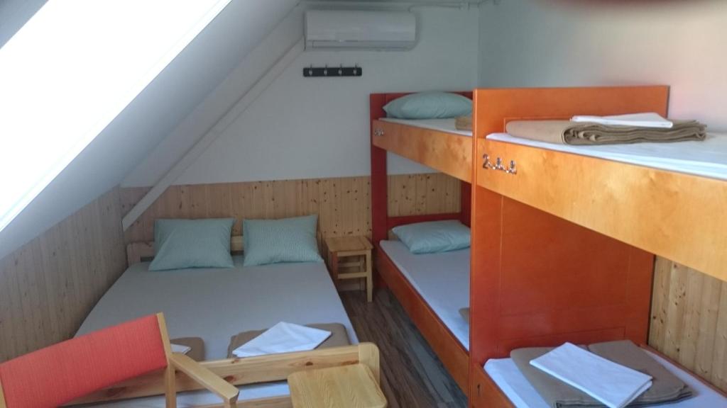 Postel nebo postele na pokoji v ubytování World's End Hostel
