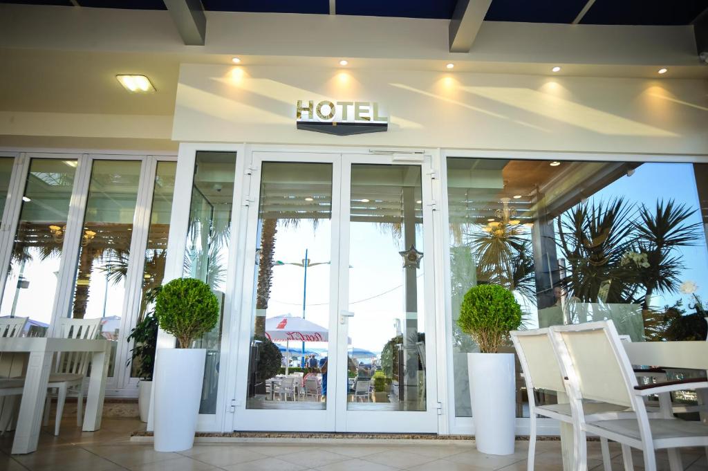 Restaurace v ubytování Iliria Internacional Hotel