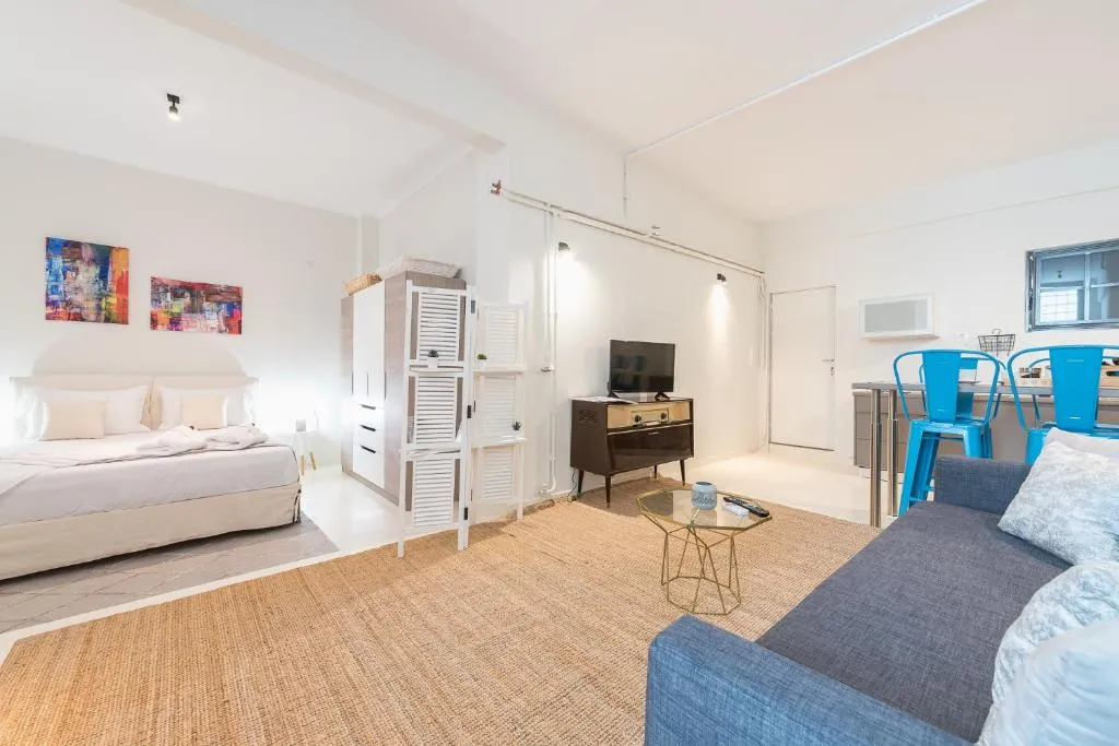 Stylish and Spacious Koukaki Apartment by Cloudkeys, Atena, Grecia