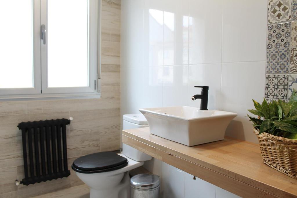Kép Apartamento nuevo con terraza szállásáról Cambadosban a galériában
