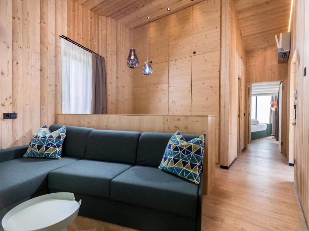 Posedenie v ubytovaní Skyview Chalets am Camping Toblacher See