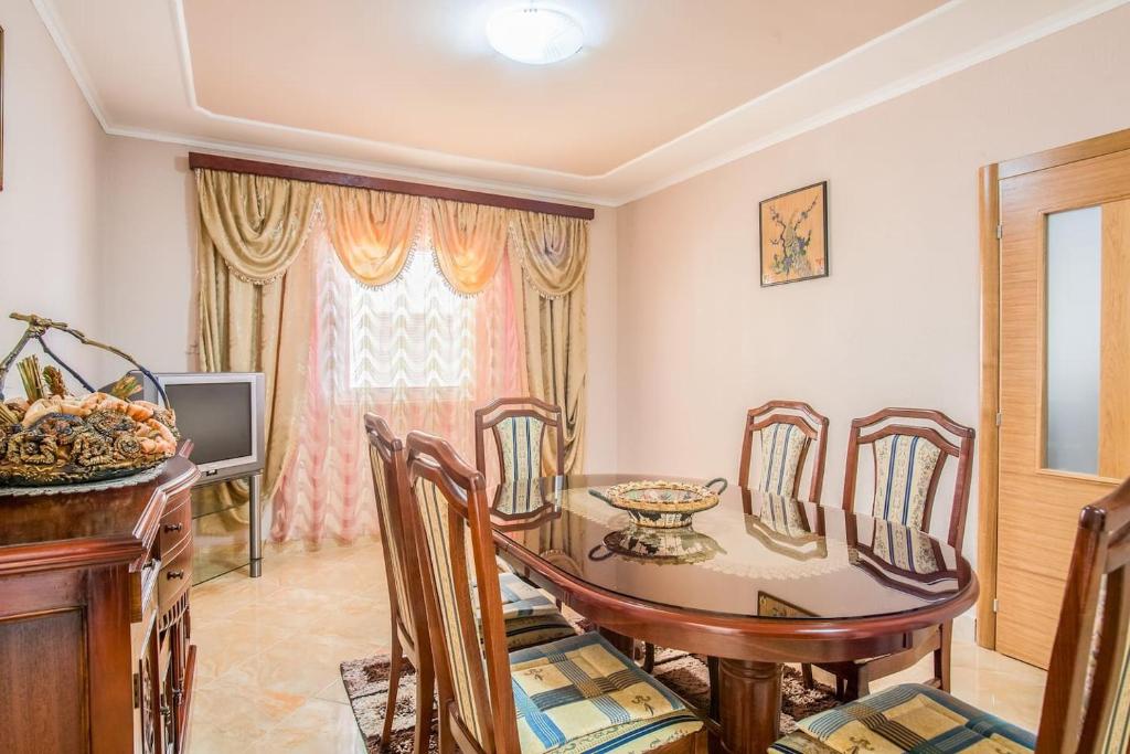 TV a/nebo společenská místnost v ubytování Luxury House Petrovic - Vranjina Skadar Lake