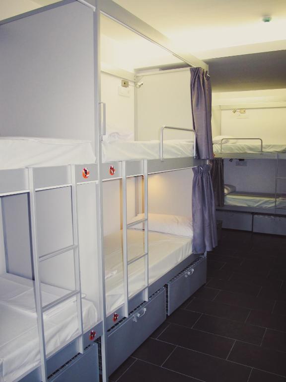 St Christopher's Inn Barcelona - Bed In 8-Bed Dormitory Room