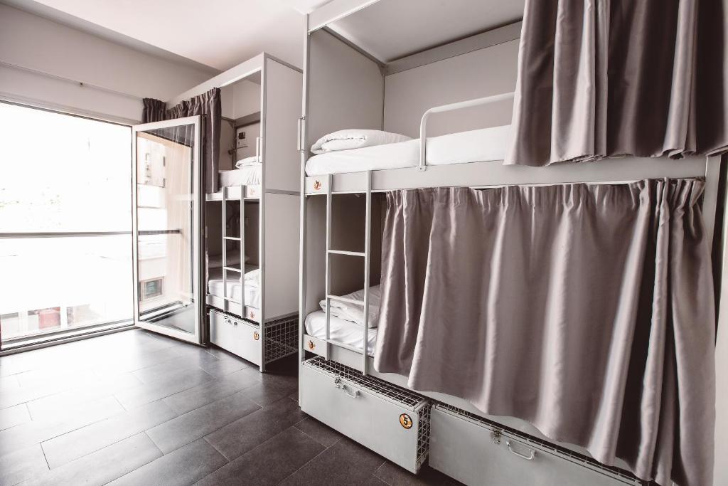 St Christopher's Inn Barcelona - Bed In 8-Bed Female Dormitory Room