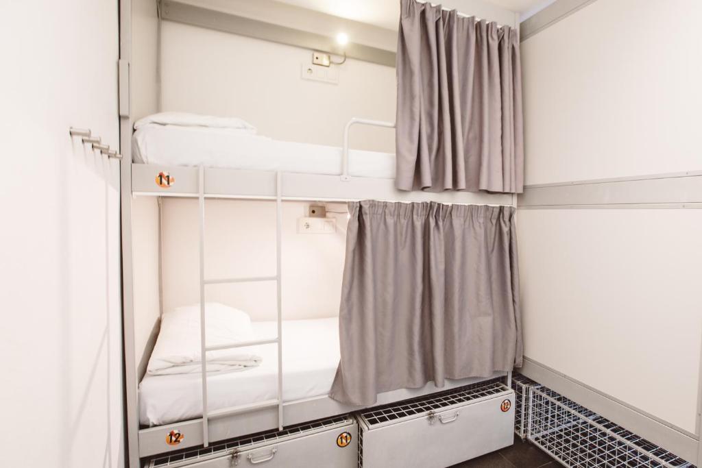 Posteľ alebo postele v izbe v ubytovaní St Christopher's Inn Barcelona