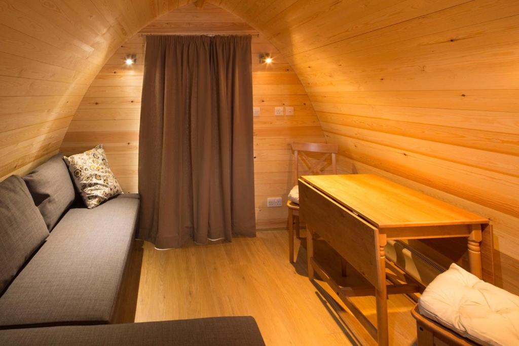 Posezení v ubytování Lupin Glamping Pod