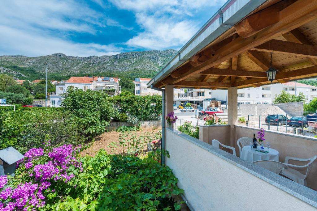 Výhľad na hory alebo výhľad na hory priamo z apartmánu