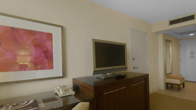 Hyatt Regency Sarasota - King Room With Accessible Tub - Disability Access