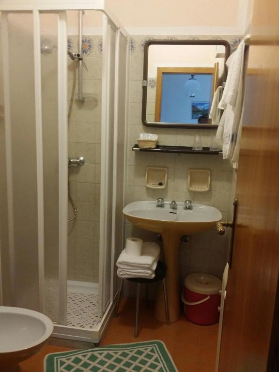 Koupelna v ubytování Albergo la Valle