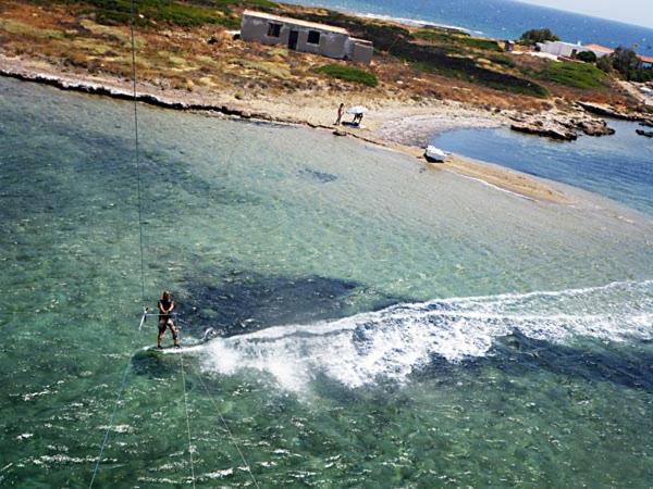 Fotografia z galérie ubytovania Windsurfing seaside apartment Artemida v destinácii Artemida