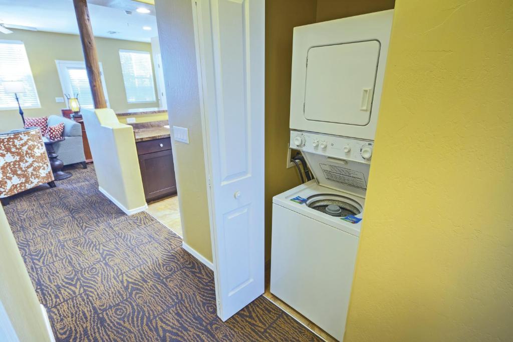 Kuchyň nebo kuchyňský kout v ubytování WorldMark Bison Ranch
