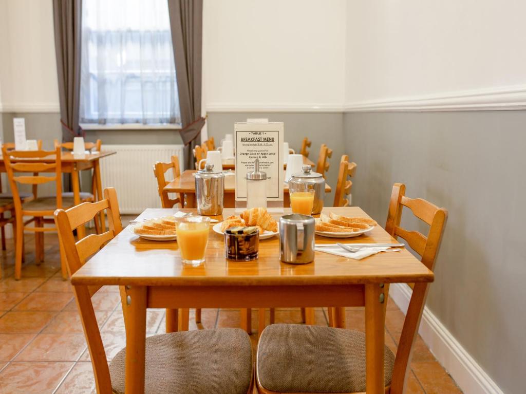 OYO Townhouse New England, London Victoria - Resim 23