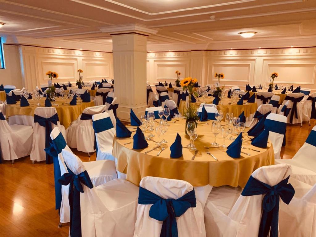Restaurace v ubytování Stanford Suites Hotel
