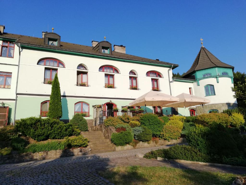 Zahrada ubytování Hotel Zlatý Orel