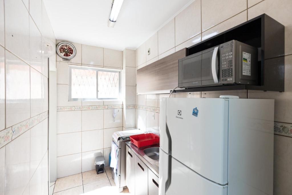  Apto 2 Dorm - Inteiro