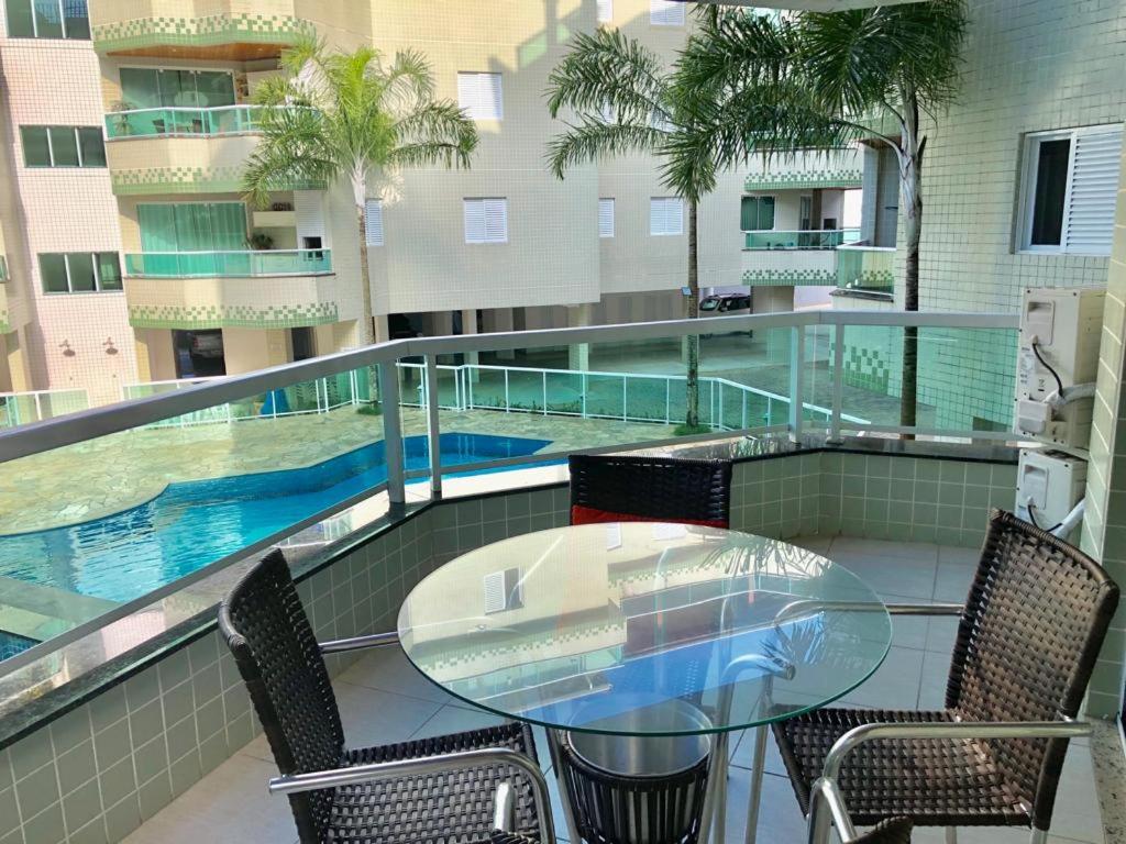  Apartamento Ubatuba. 100 metros da praia