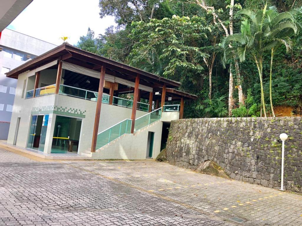  Apartamento Ubatuba. 100 metros da praia