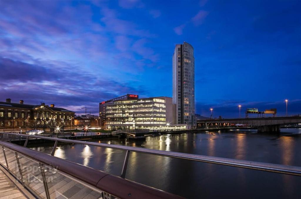 Luxury 2 Bedroom Apartment in Prime City Location, Belfast