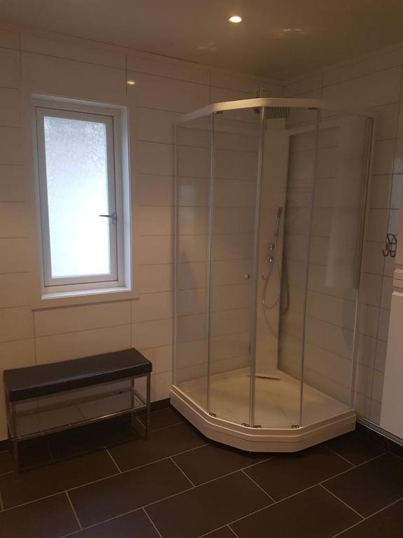 Lyngsalpan Cruise Lodge - Storgalten - Huis Met Vier Slaapkamers