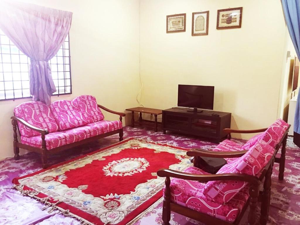 Χώρος καθιστικού στο Homestay Bandar Pekan - musleem preferred