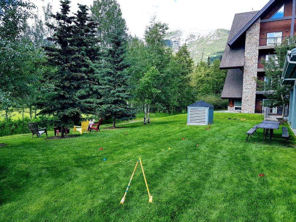 Zahrada ubytování Sunset Resorts Canmore and Spa