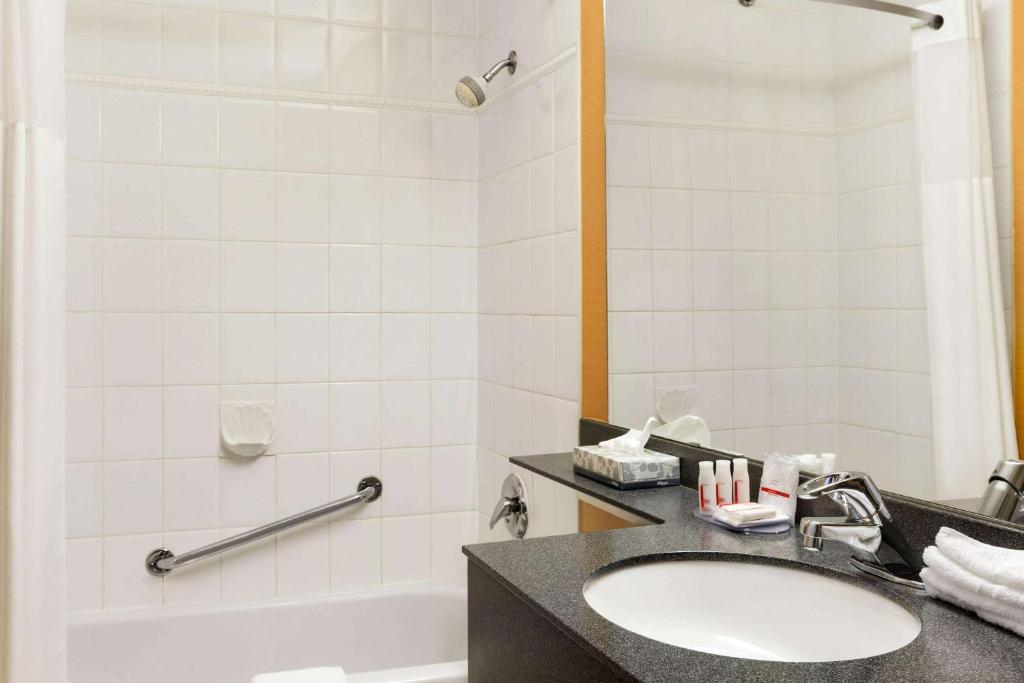 Days Inn by Wyndham Vancouver Downtown - Resim 16