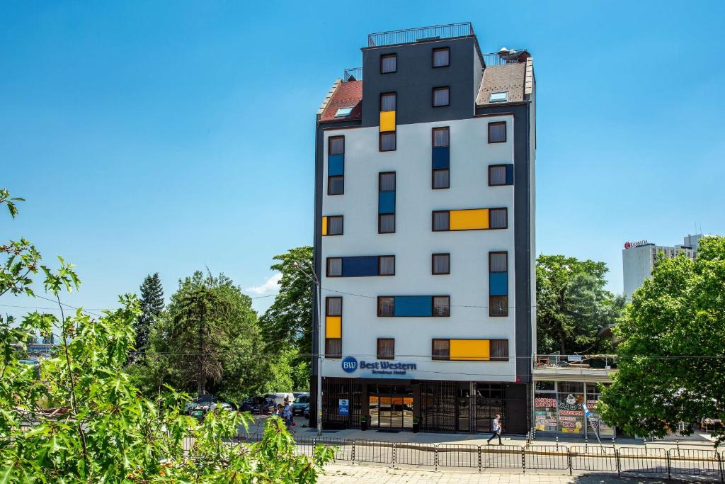 El edificio en el que está el hotel
